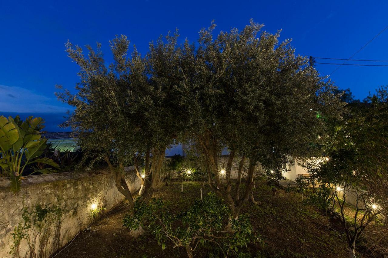 Penzion Two Olive Trees Spétses Exteriér fotografie